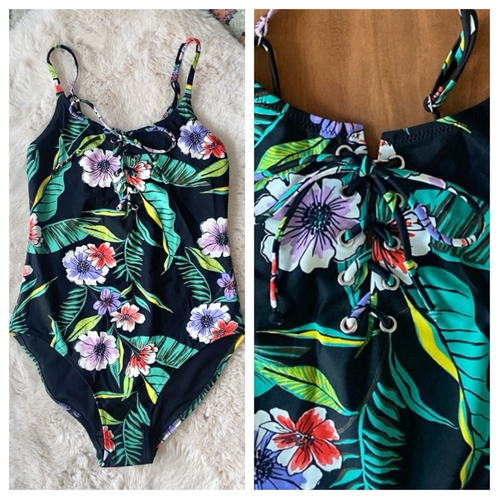 Old Navy NWT black floral one piece swimsuit lace up tropical swim vacation M
